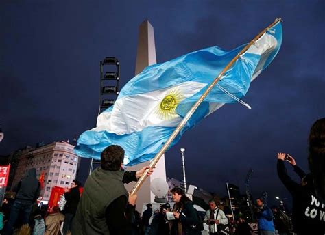 Muere un manifestante durante una protesta en el Obelisco de Buenos Aires